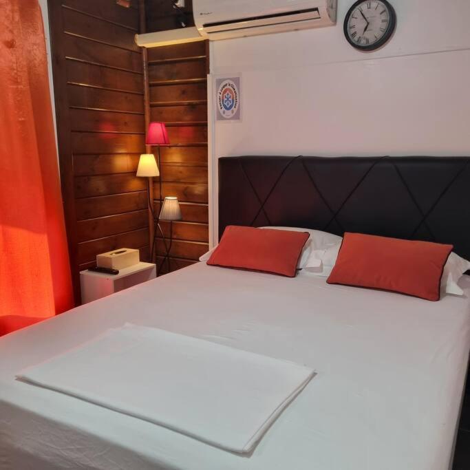 Charmant Studio D'Invite - Baie-Mahault Luaran gambar