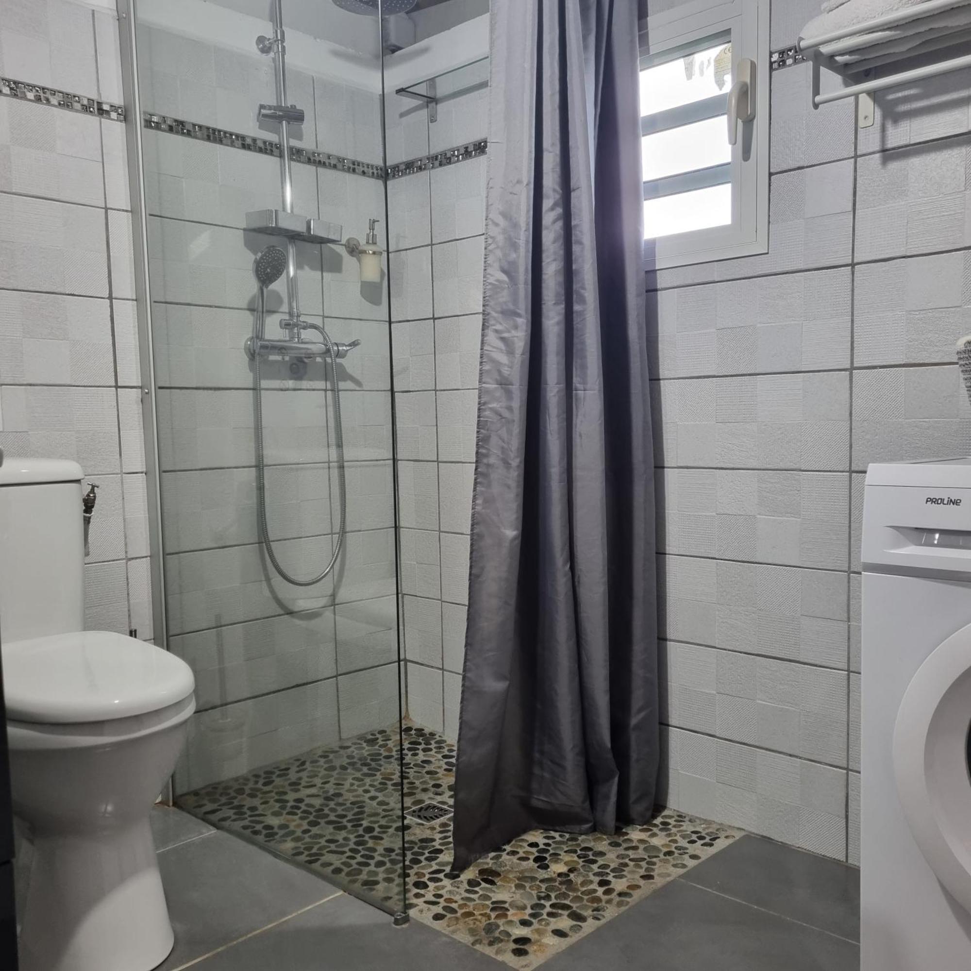 Charmant Studio D'Invite - Baie-Mahault Luaran gambar